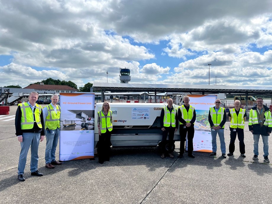 KLM Equipment Services B.V. handed over one of its diesel Ground Power Units to Groningen Airport Eelde.